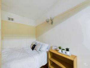 bed 1 - click for photo gallery